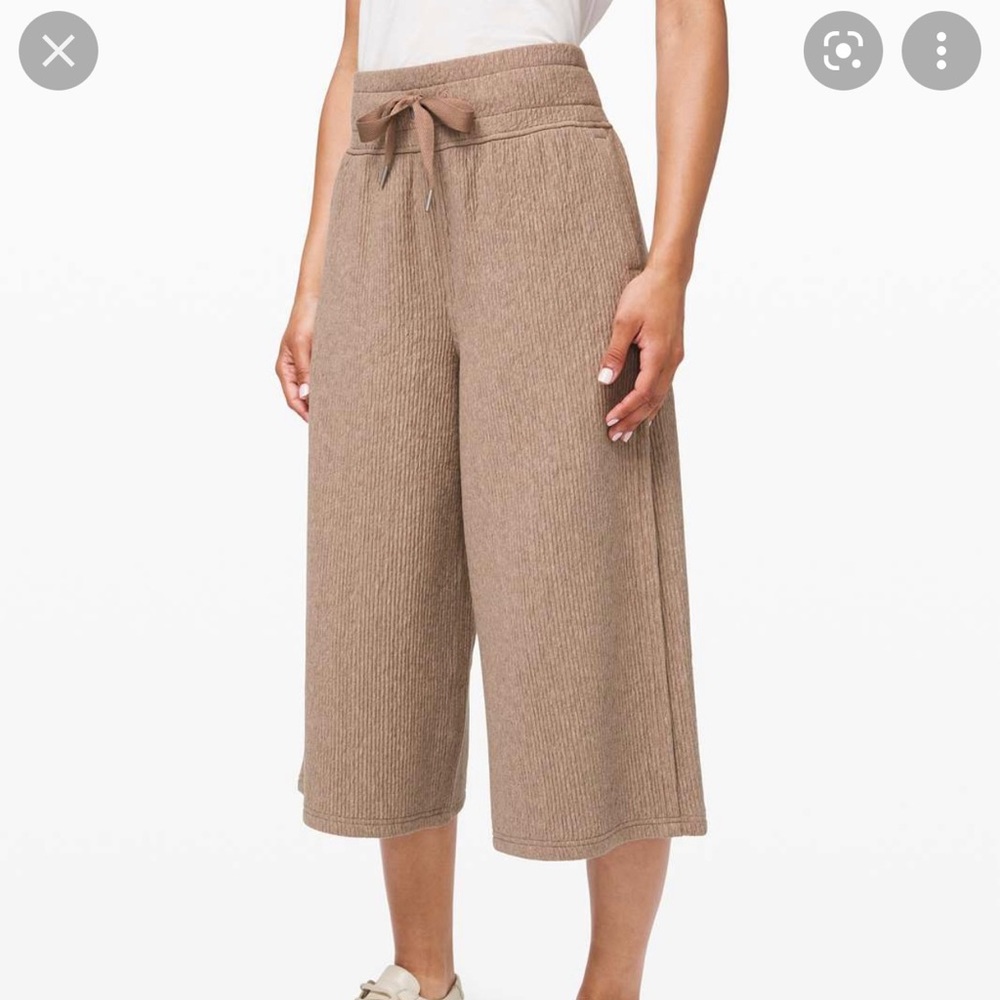 Lululemon Retreat Yourself Crop